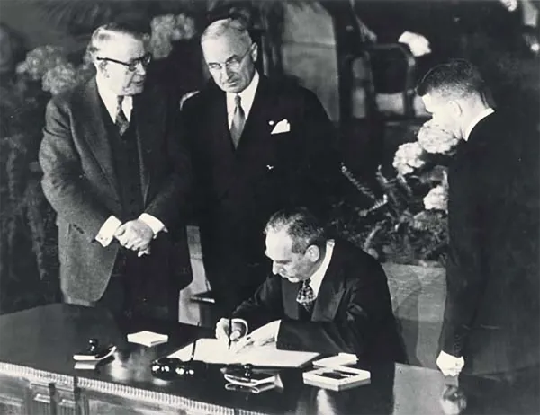The Alliance That Froze the Front Line